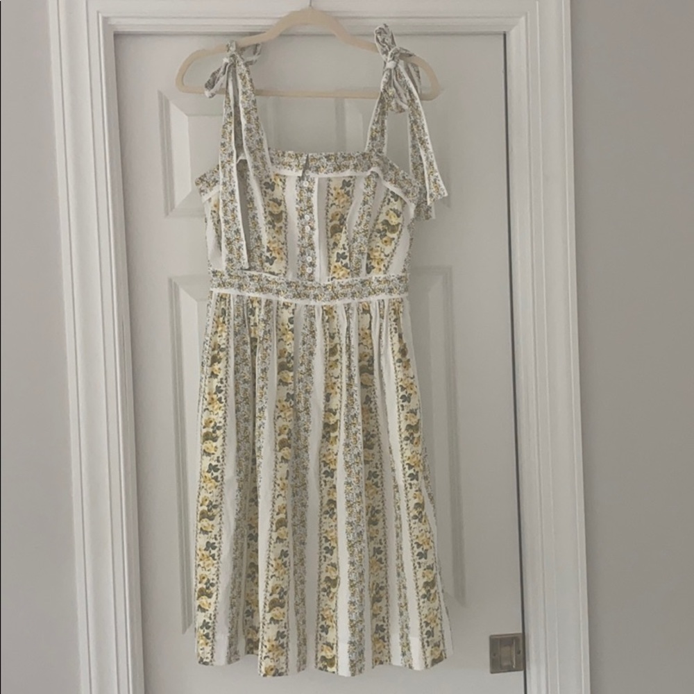 Gal Meets Glam yellow floral dress